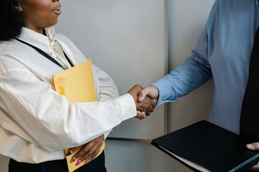Washington business executives shaking hands
